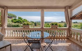 Casa Con Balcone Vista Campagna Free Netflix